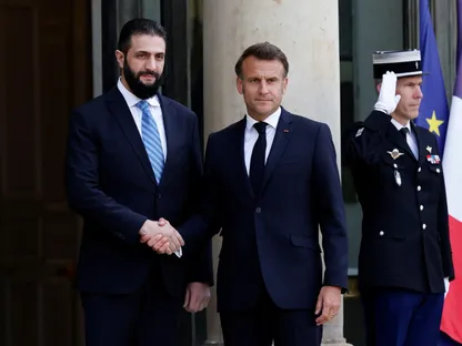 ماكرون يستقبل الرئيس السوري في قصر الإليزيه