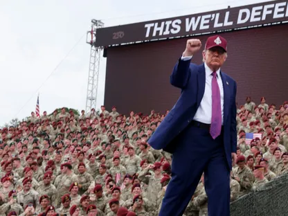 ترمب: سنستخدم كل موارد الولايات المتحدة لقمع العنف وفرض القانون والنظام فوراً