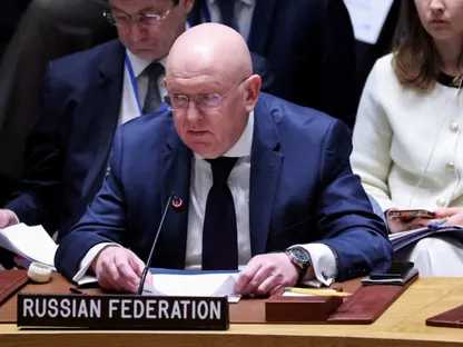 ممثل روسيا لدى الأمم المتحدة فاسيلي نيبينزيا خلال جلسة في مقر المنظمة بمدينة نيويورك- 25 مارس 2024 - Reuters
