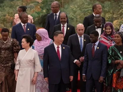 الرئيس الصيني شي جين بينج يلتقط صورة جماعية مع قادة الدول الإفريقية على هامش منتدى التعاون الصيني-الإفريقي في العاصمة بكين. 4 سبتمبر 2024 - REUTERS