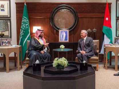 ملك الأردن عبد الله الثاني يستقبل ولي العهد السعودي الأمير محمد بن سلمان، عمان. 22 يونيو 2022 - واس