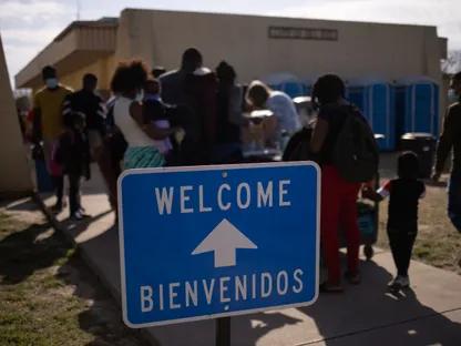 "معركة الحماية من الترحيل".. ترمب يرى أن القضاة لا يحق لهم التدخل