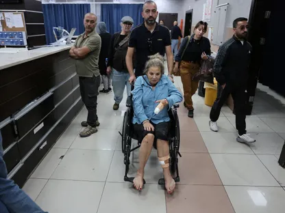 من أبو فلاح إلى الطيبة.. اعتداءات المستوطنين تطال صحافية أميركية ودبلوماسيين أوروبيين