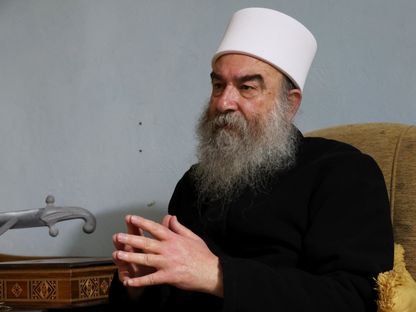 الشيخ حكمت الهجري الزعيم الدرزي السوري خلال لقاء وكالة "رويترز". 20 فبراير 2025 - REUTERS