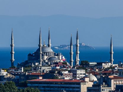 مسجد السلطان أحمد أحد المعالم التاريخية والوجهات السياحية في مدينة إسطنبول التركية. 4 أغسطس 2023 - AFP