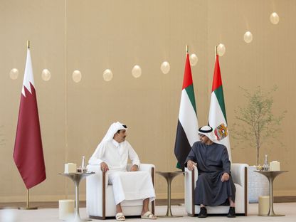 رئيس دولة الإمارات الشيخ محمد بن زايد خلال لقائه مع أمير قطر الشيخ تميم بن حمد آل ثاني في أبو ظبي. 2 يونيو 2024 - وام