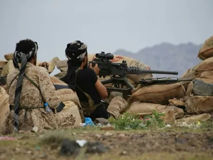 التحالف يعترض صواريخ حوثية تستهدف السعودية.. وقوات اليمن تصد هجوماً على كهبوب