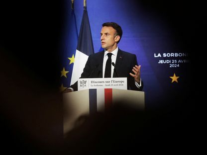 الرئيس الفرنسي إيمانويل ماكرون يُلقي خطاباً حول أوروبا في مدرج جامعة السوربون بالعاصمة باريس- في 25 أبريل 2024 - Reuters