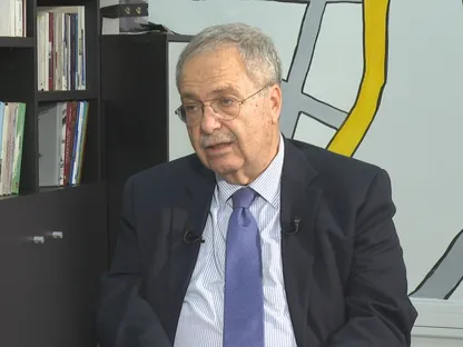 نائب رئيس الوزراء اللبناني لـ"الشرق": "حزب الله" زج بنا في الحرب رغم تعهّداته السابقة