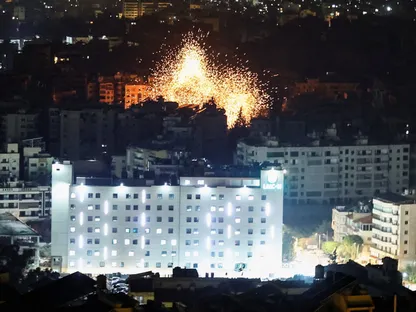 الجيش الإسرائيلي يستهدف جسر الزرارية فوق نهر الليطاني ويوسع ضرباته في قلب بيروت