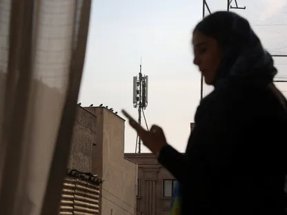 إيران تعلن إعادة الإنترنت تدريجياً بعد أشهر من القيود