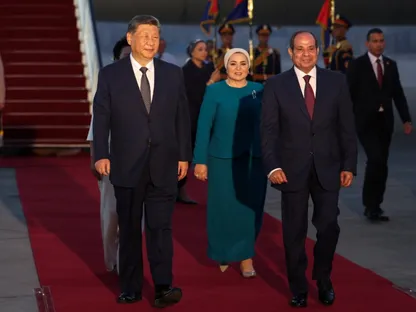 السيسي يستقبل شي جين بينج في مستهل زيارة رسمية إلى مصر