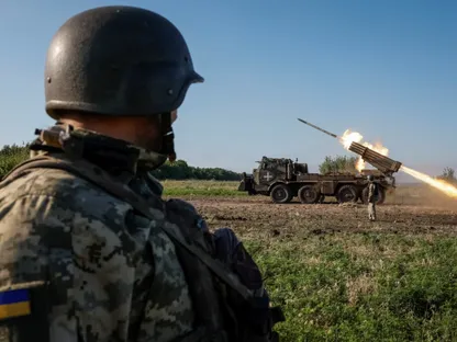 قمة ترمب وبوتين.. انفتاح أميركي على لقاء ثلاثي مع زيلينسكي وأوروبا تتمسك بـ"حدود أوكرانيا"