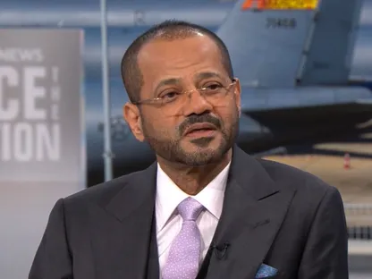 وزير الخارجية العماني: نبذل جهوداً مكثفة لضمان المرور الآمن عبر مضيق هرمز