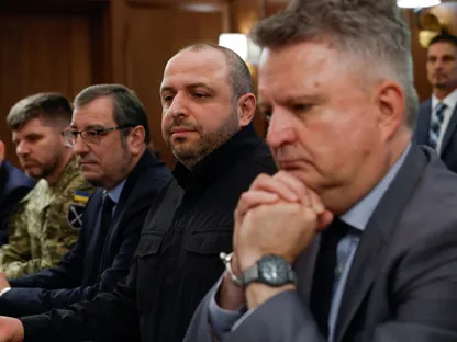 خط الحدود بين روسيا وأوكرانيا يهيمن على مفاوضات فلوريدا.. وويتكوف يحمل النتائج لبوتين