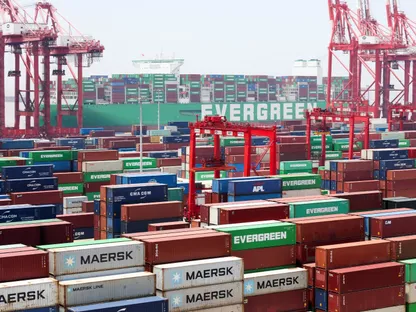 الصين تُقر تعديلات قانونية لتعزيز قدرات "الحرب التجارية"