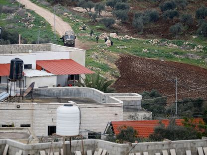 جنود إسرائيليون في صير بالقرب من جنين في الضفة الغربية المحتلة. 4 يناير 2024 - Reuters