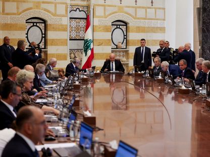 السلاح في لبنان.. الحكومة تتمسك بالمهلة وحزب الله يعتبرها "غير موجودة"