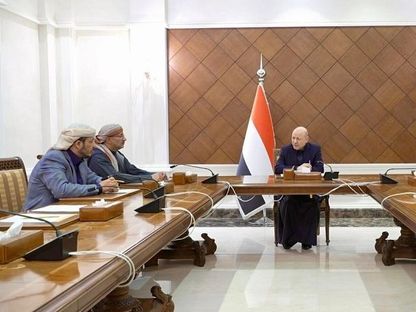 اليمن.. مجلس القيادة يقر إعفاء وزيري النقل والتخطيط ويحيلهما للتحقيق