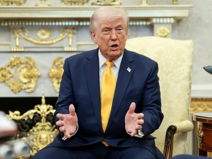 هكذا برر ترمب طلبه 200 مليار دولار من الكونجرس.. شاهد إجابته