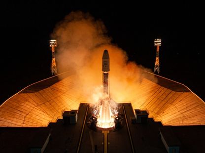 وكالة الفضاء الروسية تطلق صاروخاً يحمل أقمار صناعية إلى الفضاء. 1 يوليو 2021 - AFP