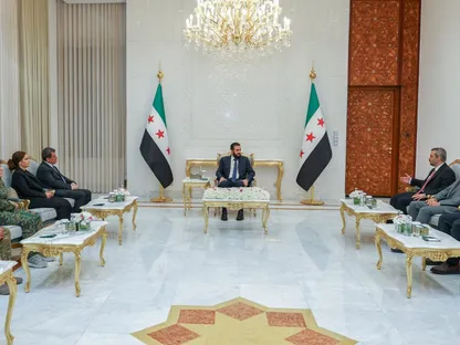 الرئيس السوري يستقبل مظلوم عبدي بعد إعلان حل "قسد" واندماجها في مؤسسات الدولة