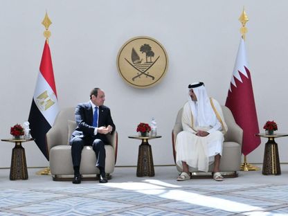 أمير قطر الشيخ تميم بن حمد آل ثاني يستقبل الرئيس المصري عبد الفتاح السيسي في العاصمة الدوحة. 13 أبريل 2025 - الرئاسة المصرية