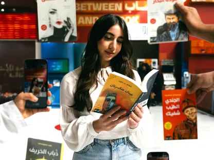 القراءة في الجزائر.. من الشاشة إلى مقاهي المدن