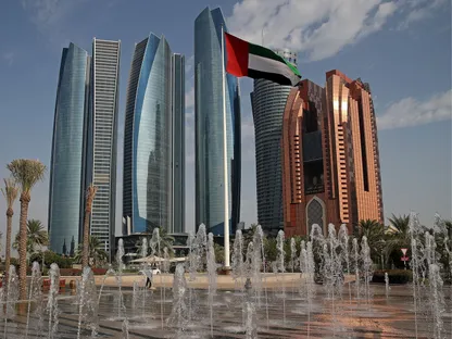 الإمارات تعلن وقف جميع الأنشطة والتبادلات التجارية والمعاملات المالية مع إيران