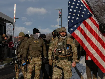 إدارة ترمب توسّع ملاحقات نزع الجنسية عن المولودين في الخارج