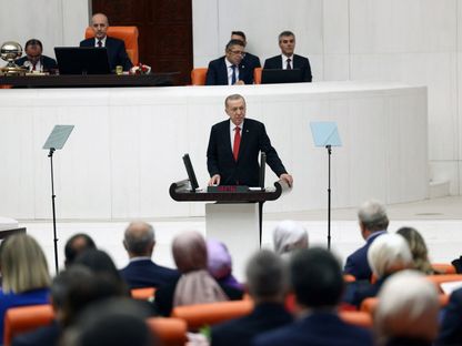 أردوغان في البرلمان بعد هجوم أنقرة: سنهاجم الإرهابيين "على حين غرة"