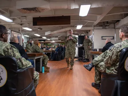 البنتاجون يعفي مدير هيئة الأركان المشتركة للجيش من منصبه