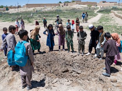 "فراشات الموت".. الألغام والذخائر تقتل طفلاً كل يومين في أفغانستان