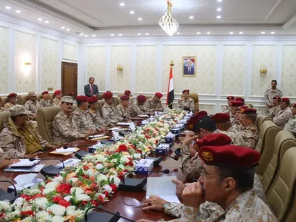 قرار يمني بمركزية قرارات التعيين بالوظائف القيادية العليا.. ووزير الدفاع يدعو لترسيخ الانضباط