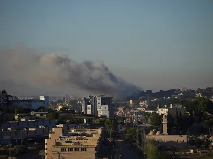 غارات وأوامر إخلاء إسرائيلية في لبنان رغم الاتفاق على وقف النار.. واغتيال قيادي بـ"حزب الله"