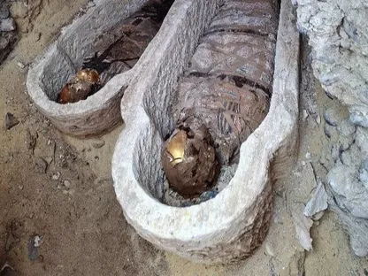 مصر.. اكتشاف مقبرة أثرية تعود للعصر الروماني في محافظة المنيا