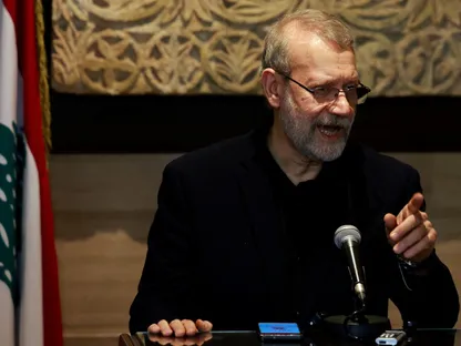 رسائل إيرانية سبقت زيارة لاريجاني إلى بيروت