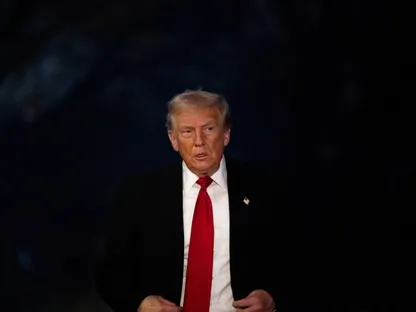 الرئيس الأميركي دونالد ترمب في البيت الأبيض بواشنطن العاصمة. 9 نوفمبر 2025 - REUTERS