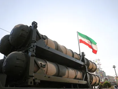 نظام صواريخ إس-300 خلال أسبوع الدفاع الإيراني، في أحد شوارع طهران، إيران، 24 سبتمبر 2024 - Reuters
