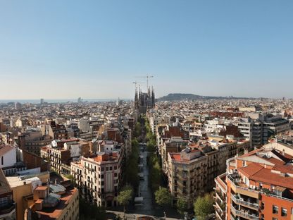 برشلونة تسعى إلى وضع حد لتأجير الشقق السياحية بحلول 2029
