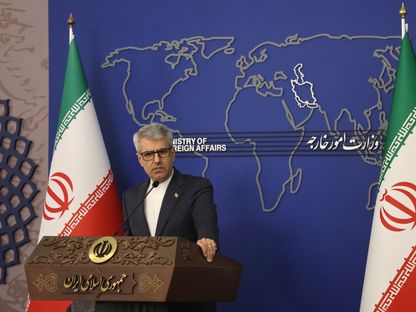 المتحدث باسم وزارة الخارجية الإيرانية إسماعيل بقائي يتحدث خلال مؤتمر صحفي في طهران بإيران. 21 أكتوبر 2024 - Reuters