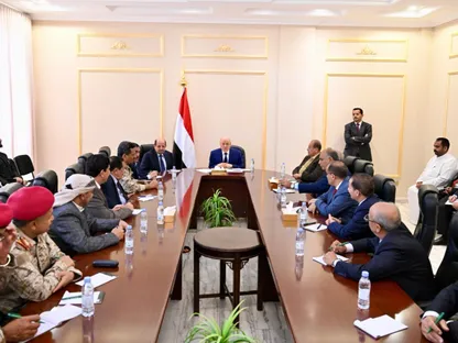 اليمن | العليمي يؤكد الالتزام بمعالجة القضية الجنوبية من خلال الحوار برعاية السعودية