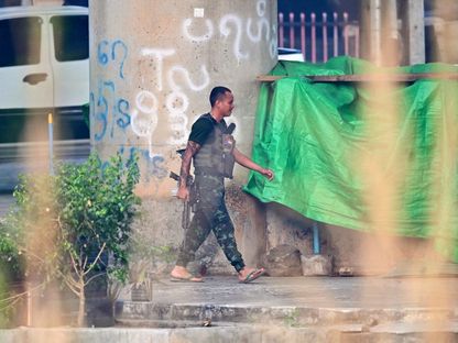 ميانمار.. المجلس العسكري يمنع الرجال من التقدّم للعمل في الخارج