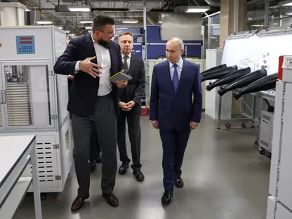 الرئيس الروسي فلاديمير بوتين يزور معهد موسكو للفيزياء والتكنولوجيا في بلدة دولجوبرودني خارج موسكو. 23 يناير 2026 - REUTERS