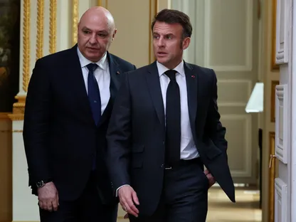 عون يطالب ماكرون بالتدخل لوقف استهداف إسرائيل الضاحية الجنوبية.. وباريس: يجب أن نتحرك