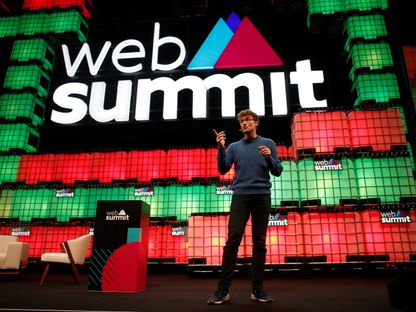بادي كوسجريف المؤسس المشارك لقمة الويب يتحدث خلال افتتاح قمة الويب، أكبر مؤتمر للتكنولوجيا في أوروبا، في لشبونة، البرتغال. 5 نوفمبر 2018 - REUTERS