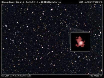 صورة نشرتها وكالة "ناسا" في 3 مارس 2016 لمجرة GN-z11 الناشئة وعقب استخدام تلسكوب "جيمس ويب" تم اكتشاف داخلها أقدم ثقب أسود - AFP