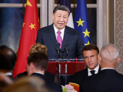 الرئيس الصيني شي جين بينج يتحدث خلال مأدبة عشاء رسمية في زيارته إلى فرنسا، في قصر الإليزيه في باريس، فرنسا، 6 مايو 2024 - Reuters