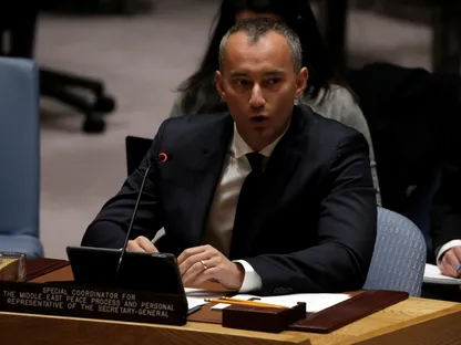 ممثل غزة ميدانياً داخل "مجلس السلام".. من هو نيكولاي ملادينوف؟