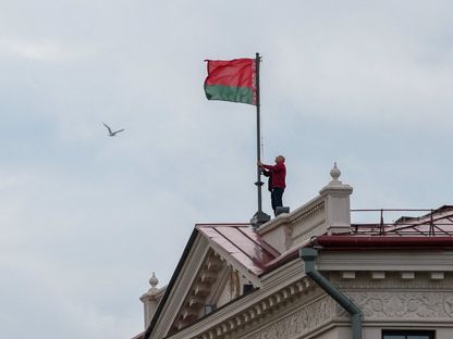 ترمب يرشح مبعوثاً خاصاً إلى بيلاروس ويطالب بالإفراج عن مزيد من السجناء